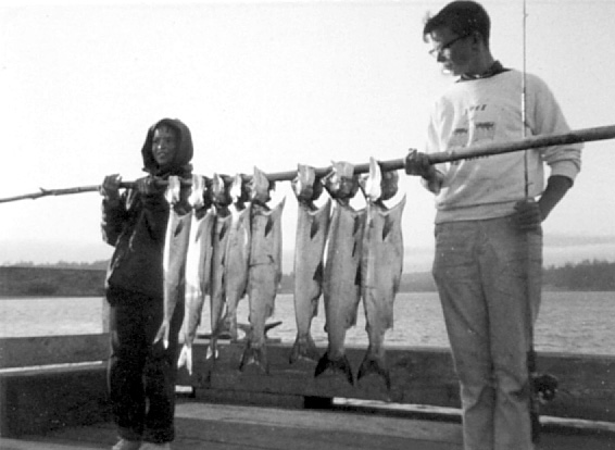 Bob and Ron with fish at Tokeland